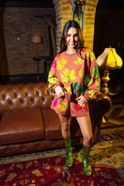 Brown Fall Leaves Short