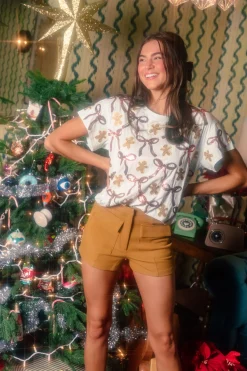 Pale Green Gingerbread Men & Bows Tee