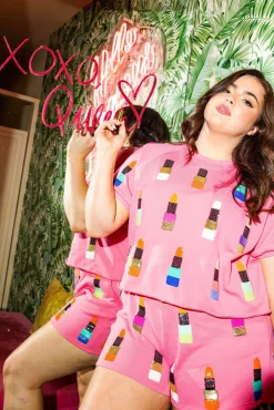 Pink Lipstick Short